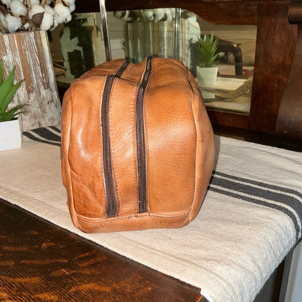 NWT Bed Stu Leather Kip Cosmetic Bag Dopp Kit Carryall Tan DD MSRP $345 - Picture 5 of 15